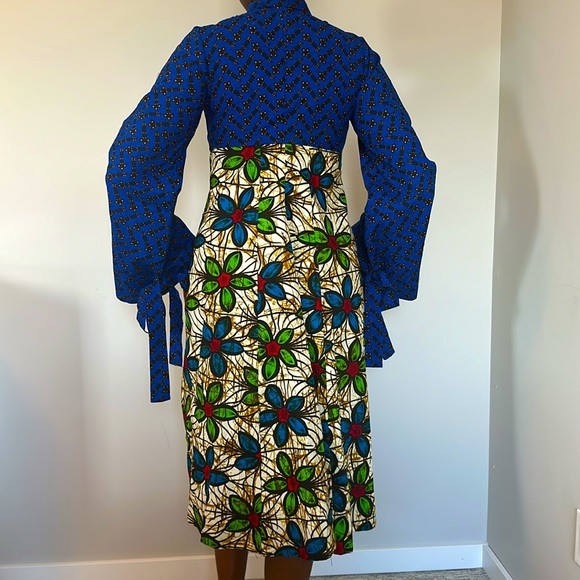 KENORIA Chyna Dress. - Picture 6 of 7